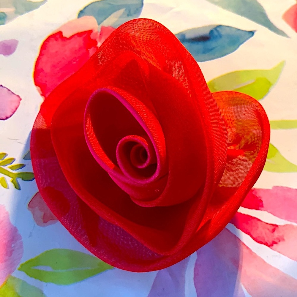 🌹Free with purchase🌹: Rose brooch